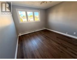 39 Canada Drive thumbnail 16