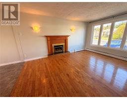 39 Canada Drive thumbnail 6