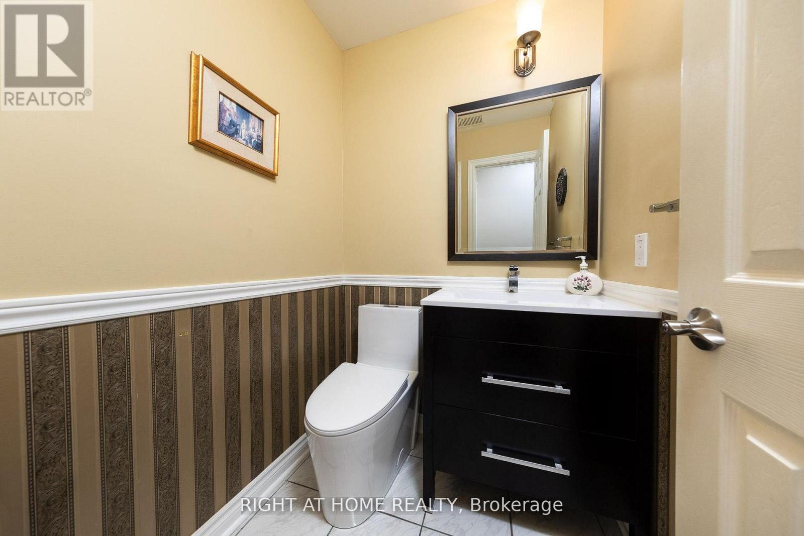27 Addison Street, Richmond Hill, ON photo 19