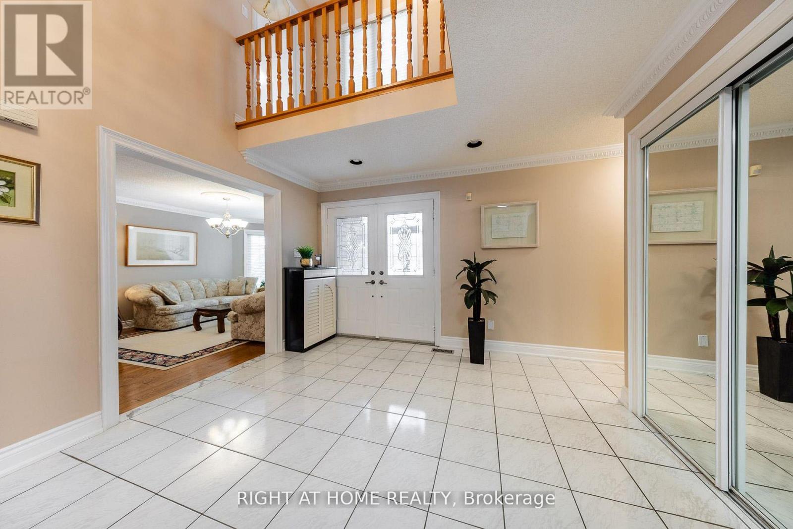 27 Addison Street, Richmond Hill, ON photo 7