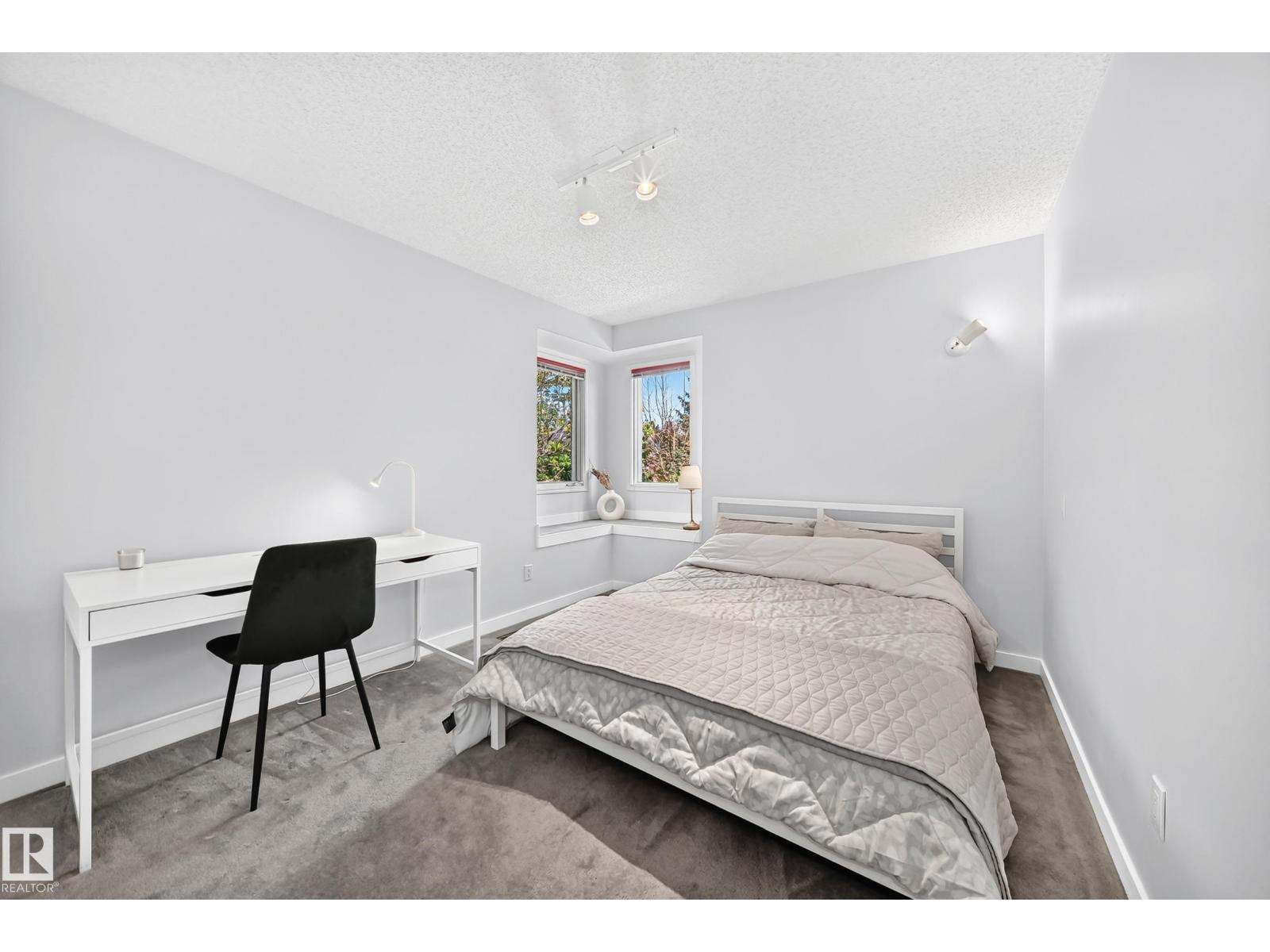 5830 181 ST NW - 31