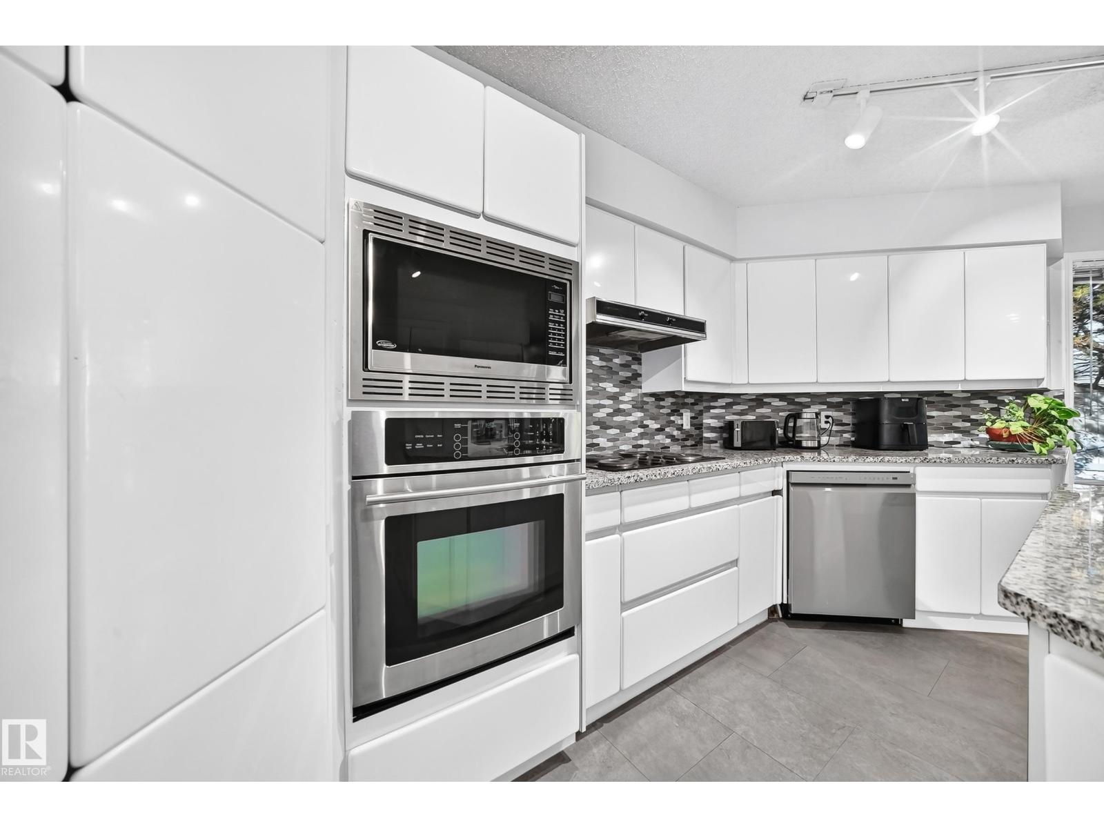 5830 181 ST NW - 8