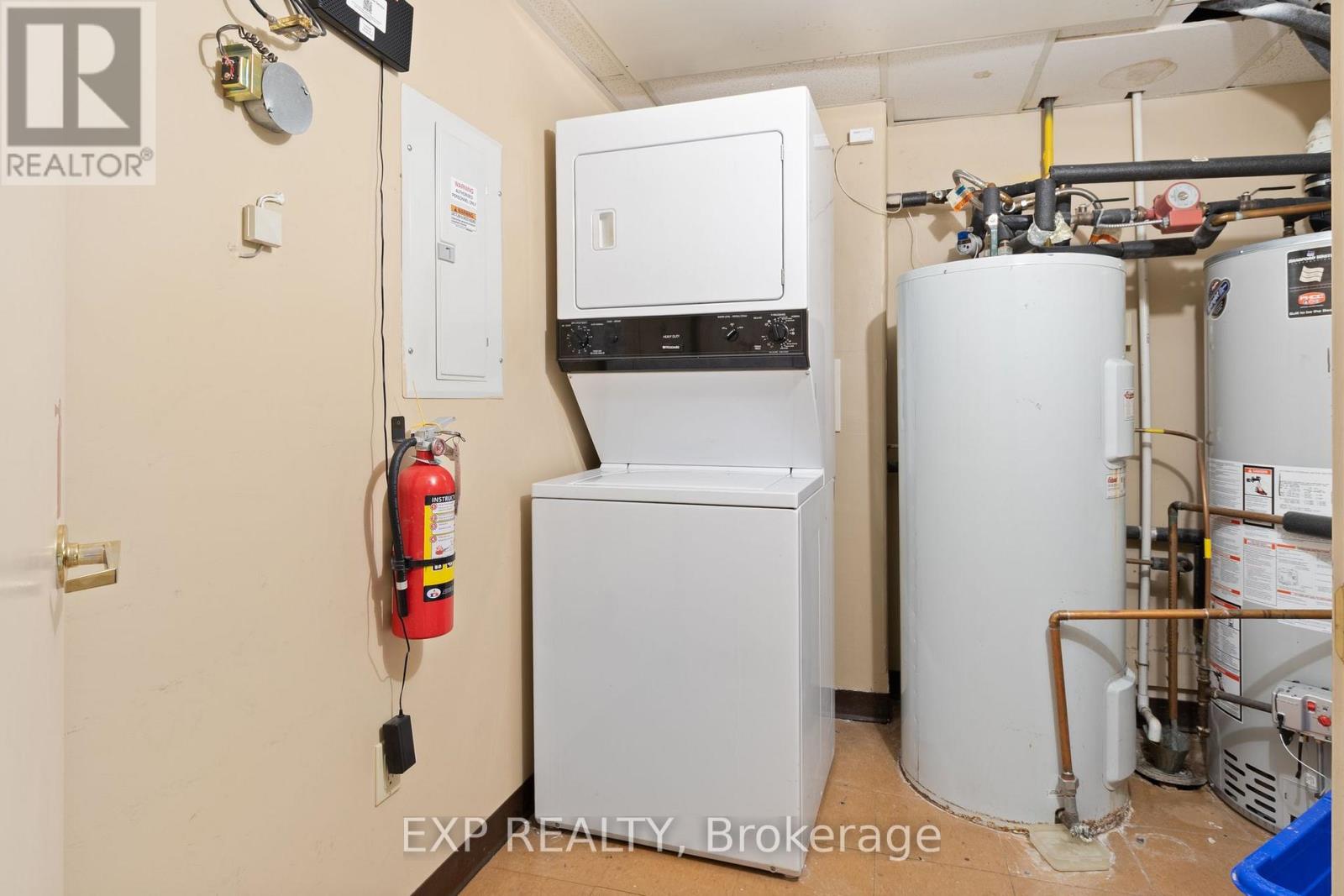 #2328/2329 90 HIGHLAND DRIVE - 24