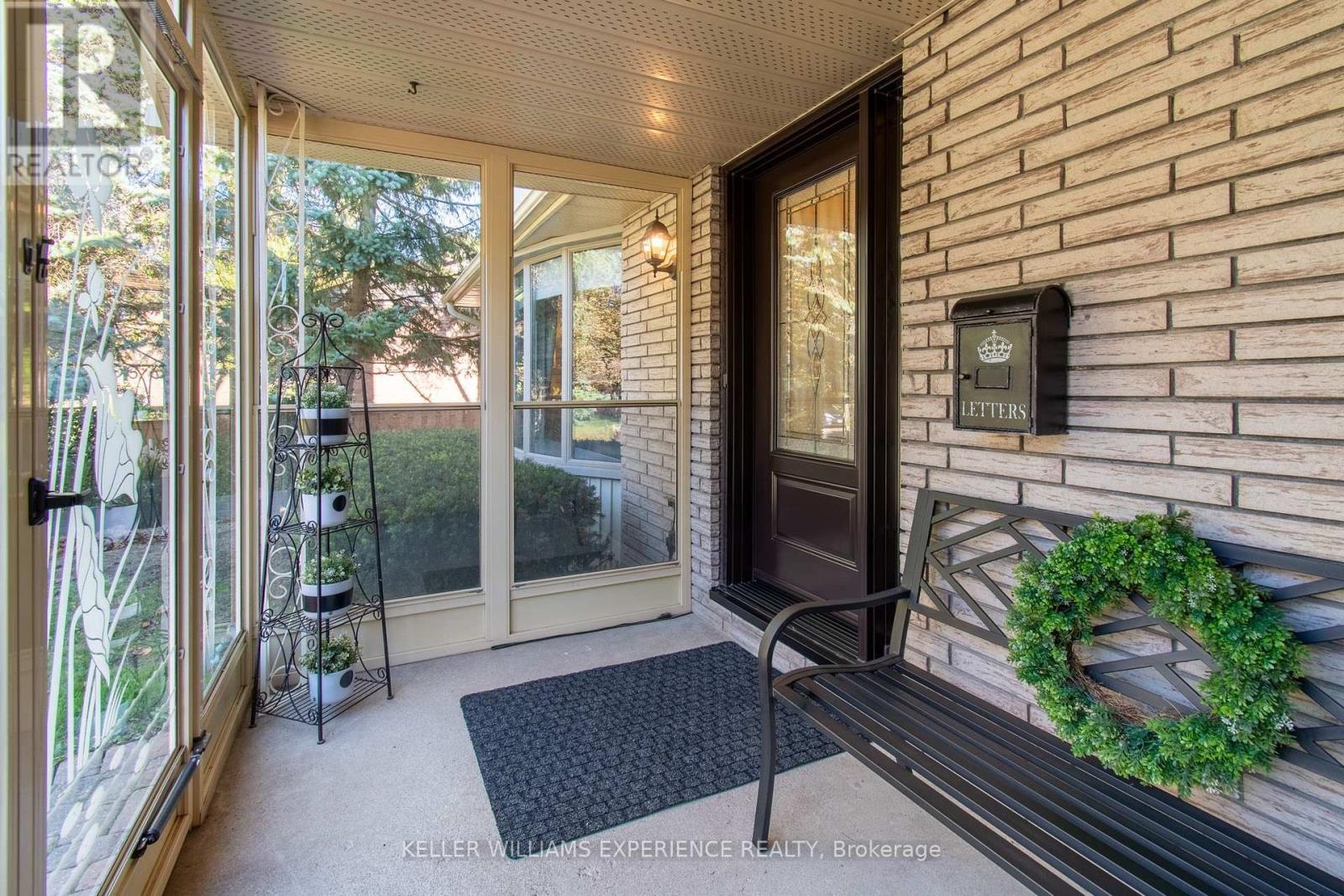 15 Woodcrest Road, Barrie, ON photo 4