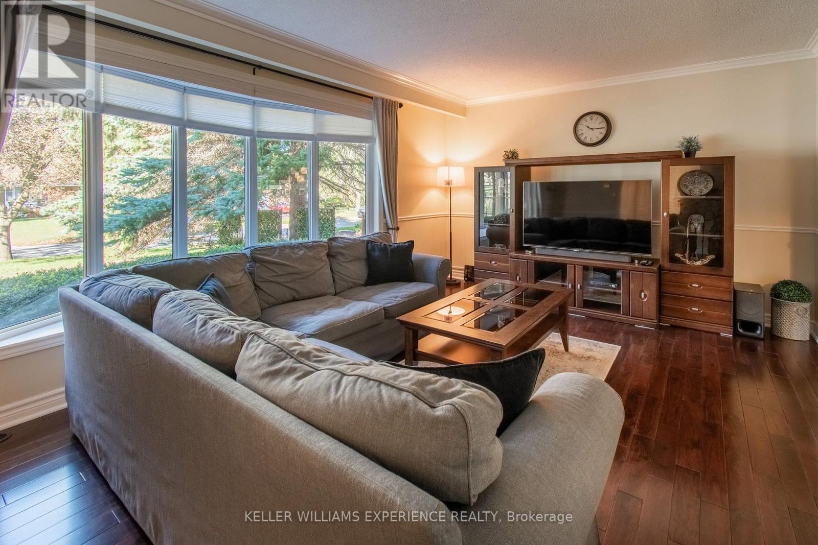 15 Woodcrest Road, Barrie, ON photo 7