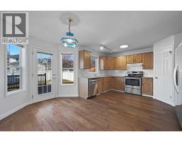 182 Coventry Close NE - photo 12
