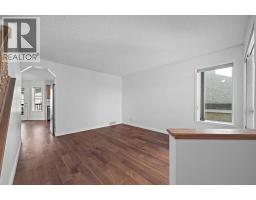 182 Coventry Close NE - photo 4