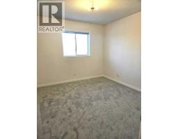 182 Coventry Close NE - photo 24