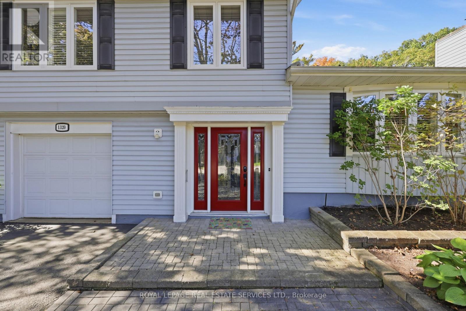 1320 HILLVIEW CRESCENT - 6