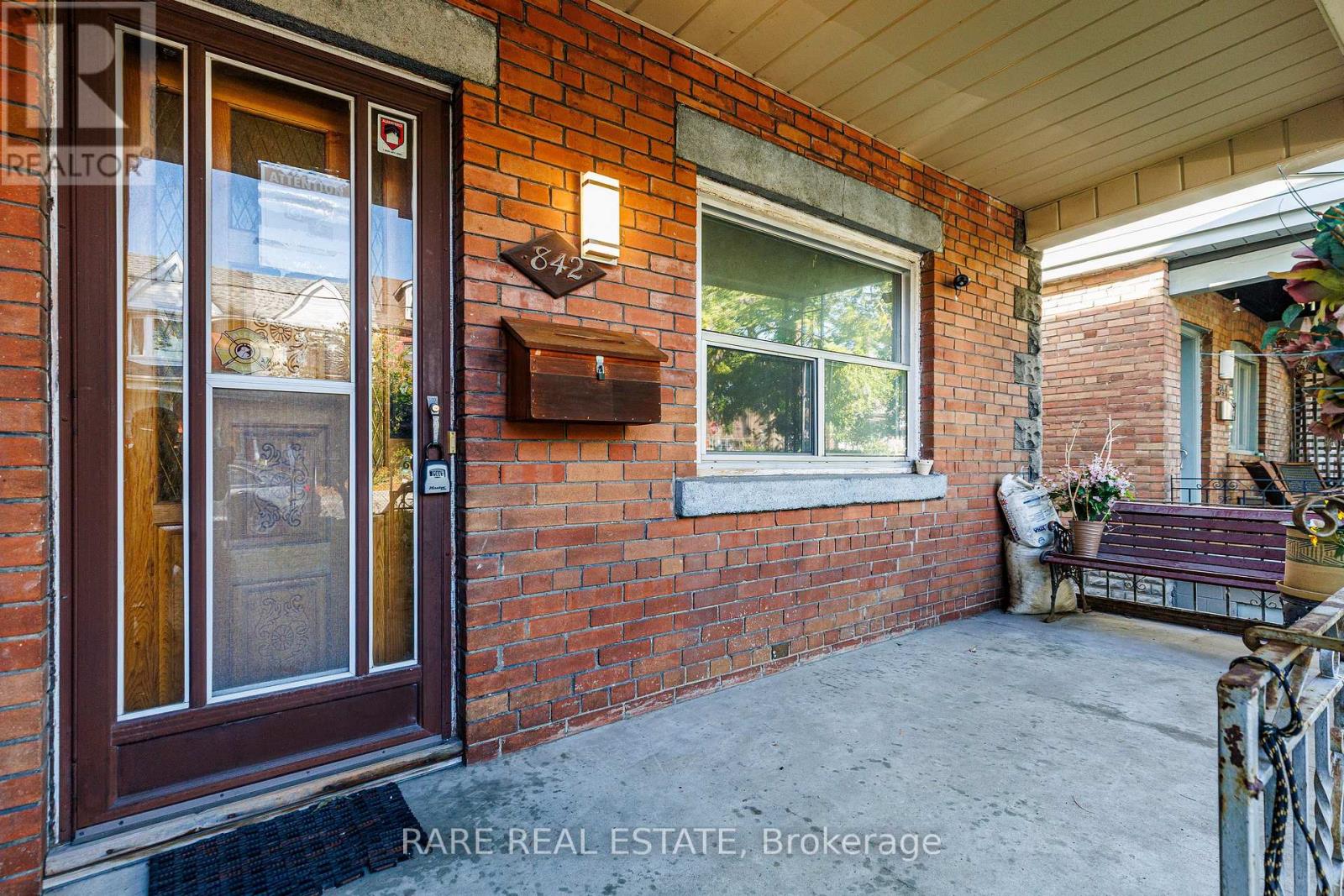 842 SHAW STREET - 2