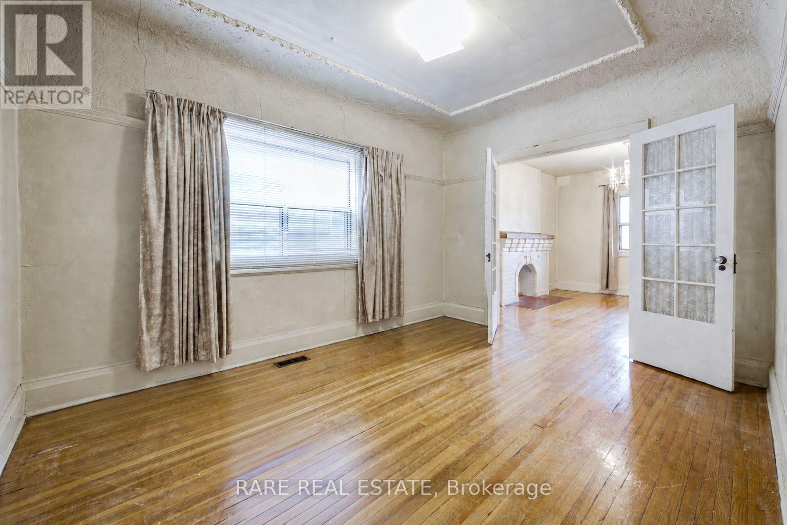 842 Shaw Street, Toronto, ON photo 7