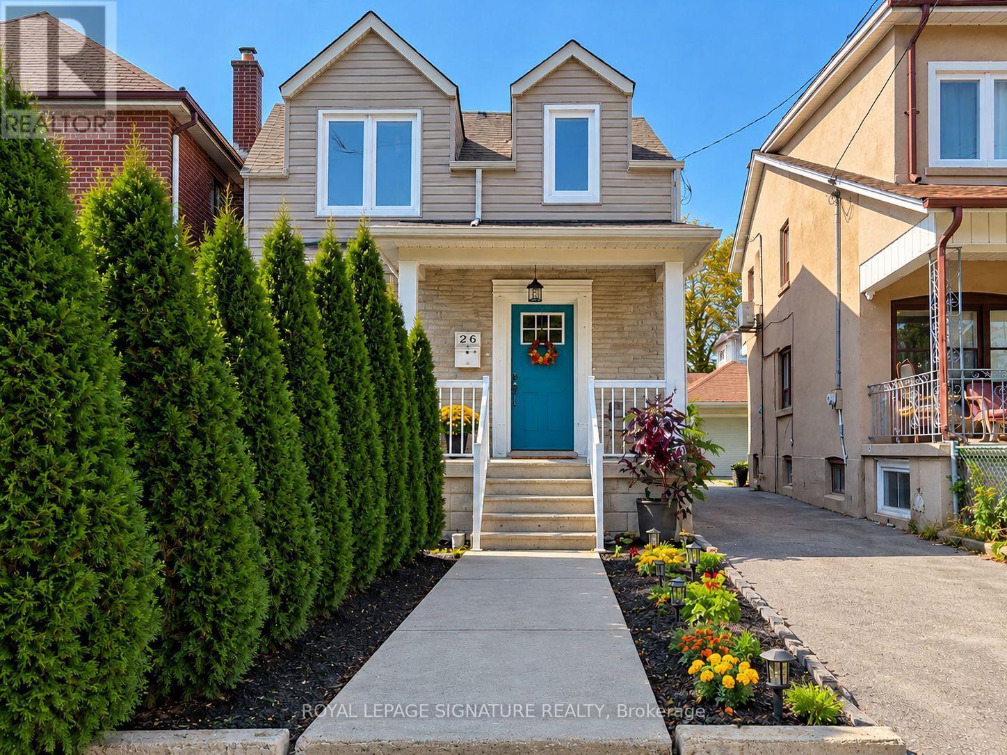 26 Fairbank Avenue, Toronto, ON photo 2