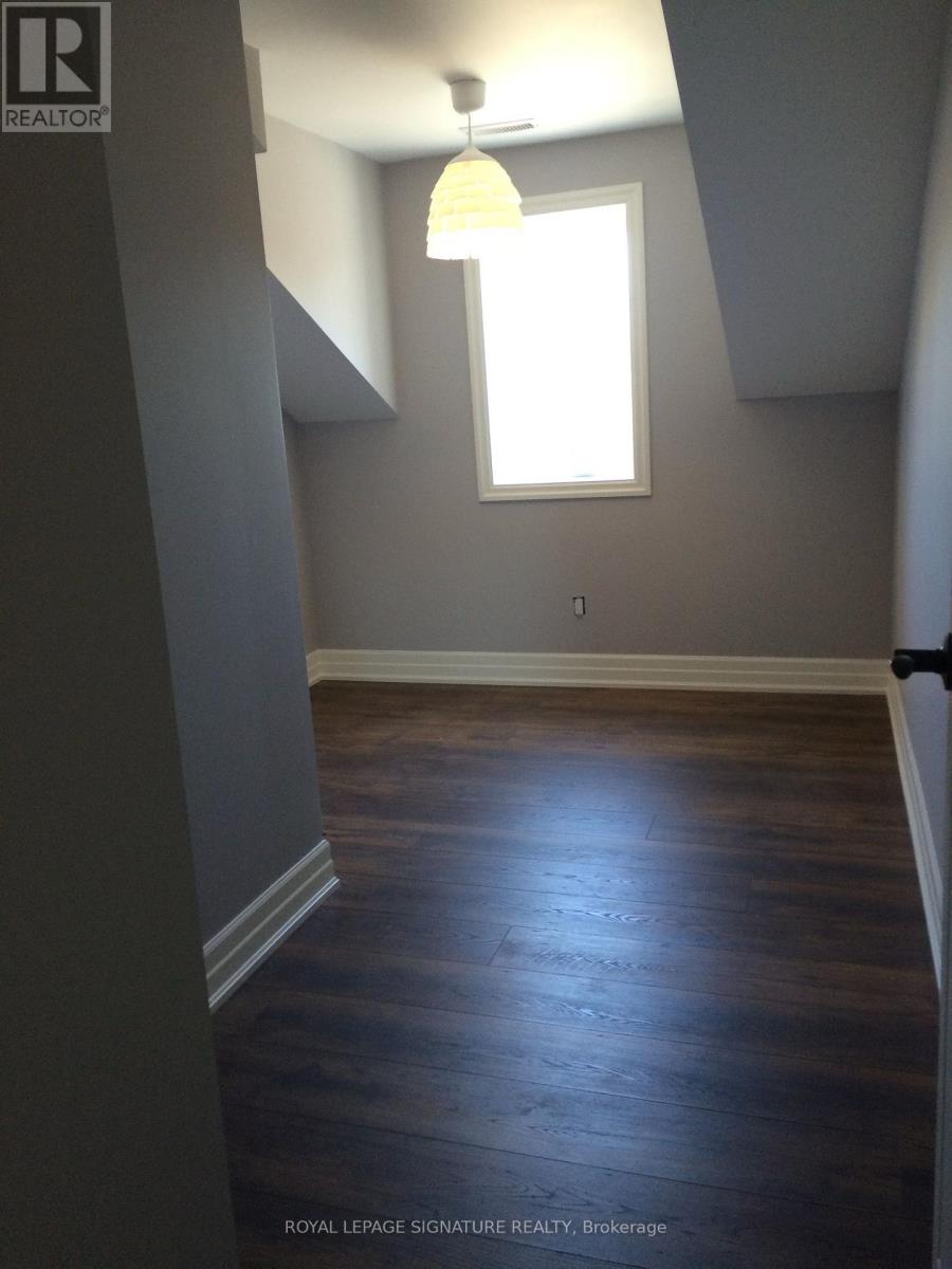 26 Fairbank Avenue, Toronto, ON photo 4