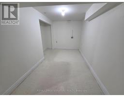 26 Fairbank Avenue, Toronto, ON M6E3Y4 Photo 14