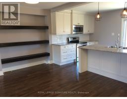 Kitchen - 26 Fairbank Avenue, Toronto, ON M6E3Y4 Photo 8