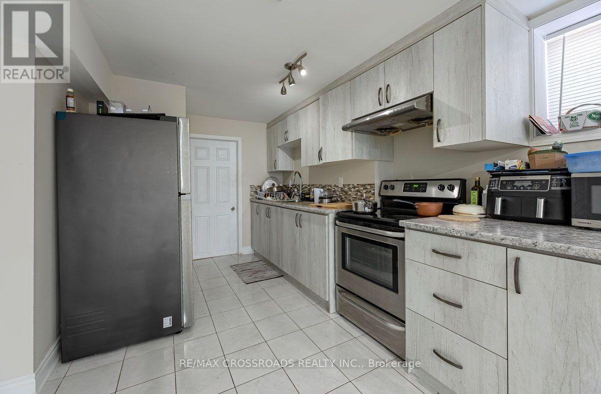1090 Trudeau Drive, Milton, ON photo 24