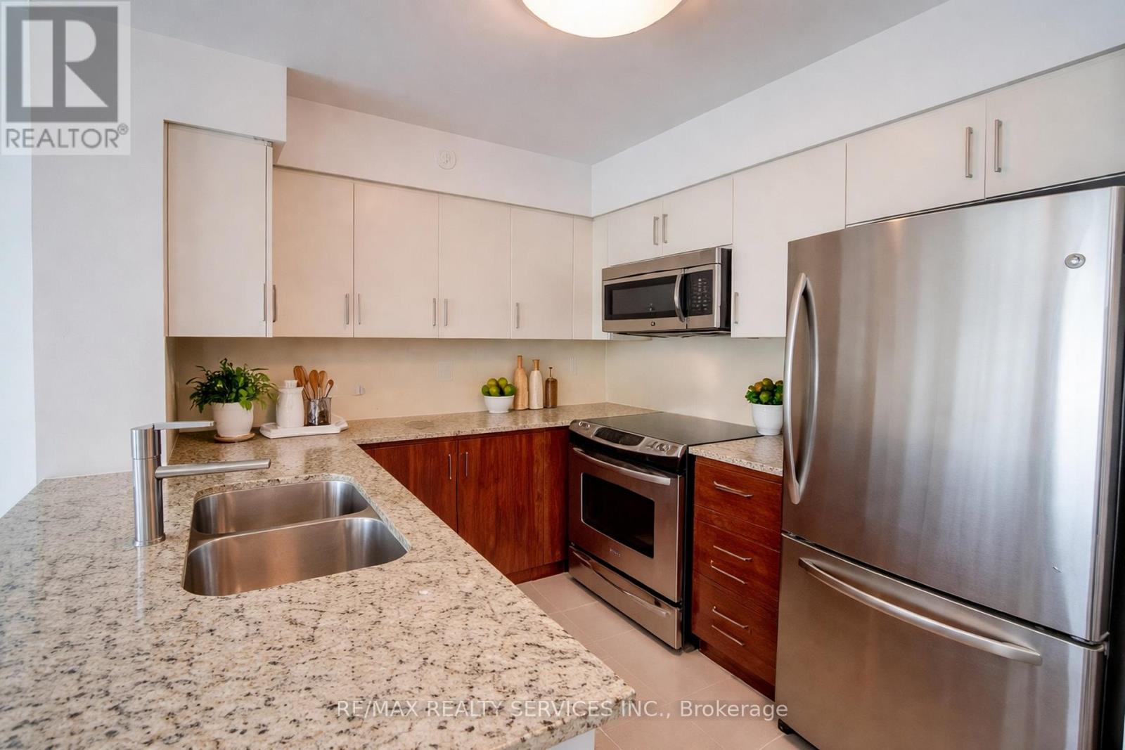 #811 205 SHERWAY GARDENS ROAD - 6
