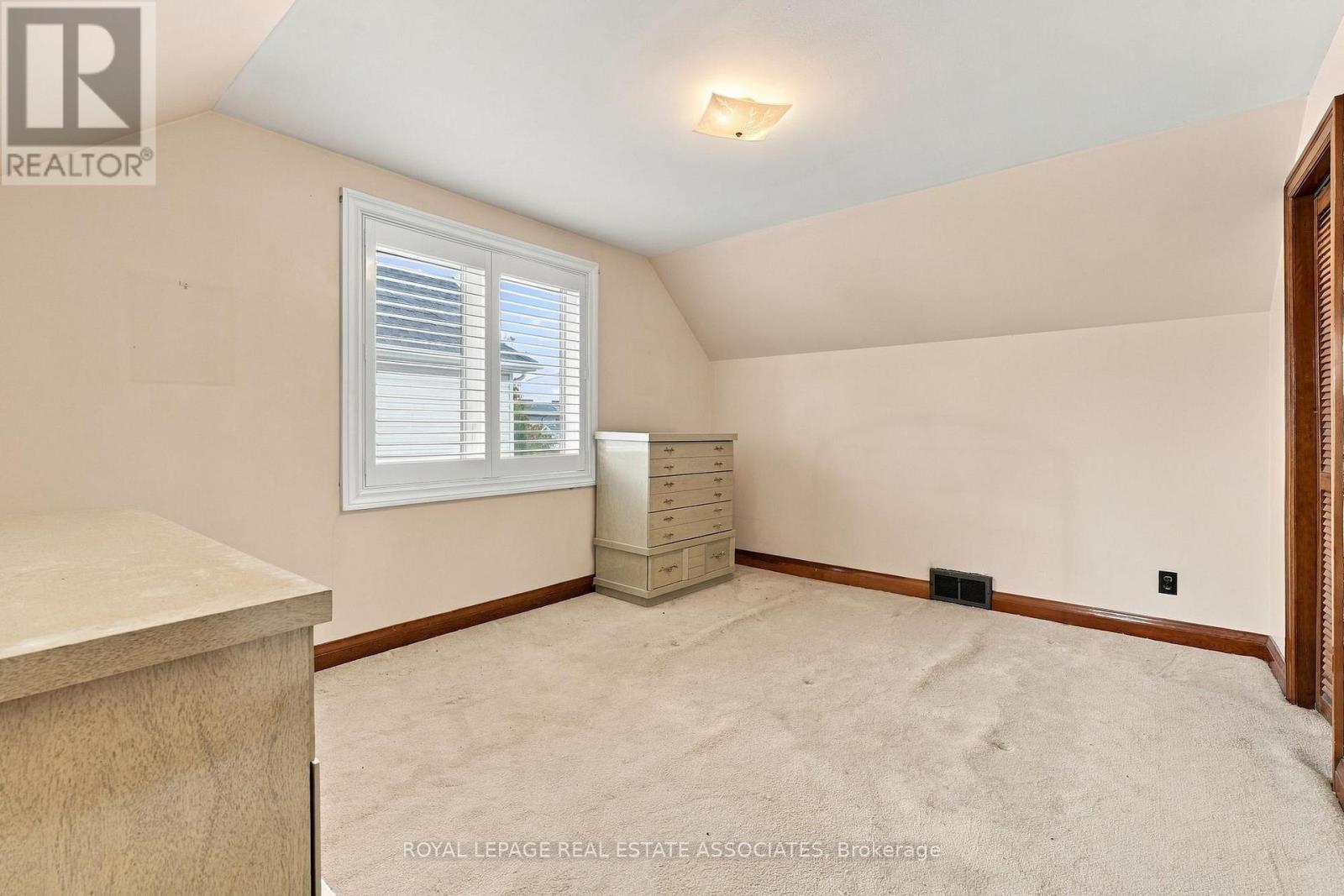 989 PELHAM AVENUE - 20