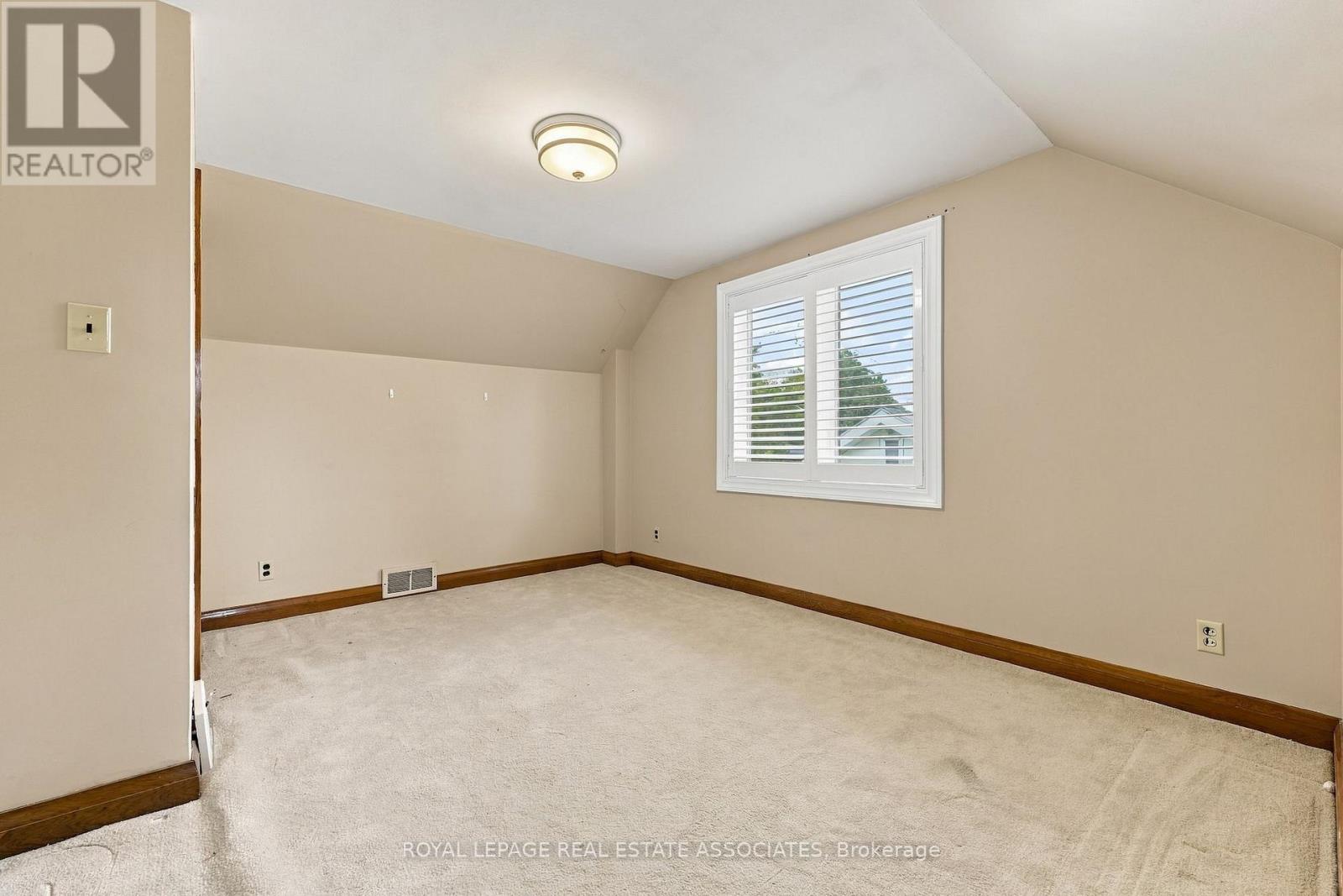 989 PELHAM AVENUE - 22