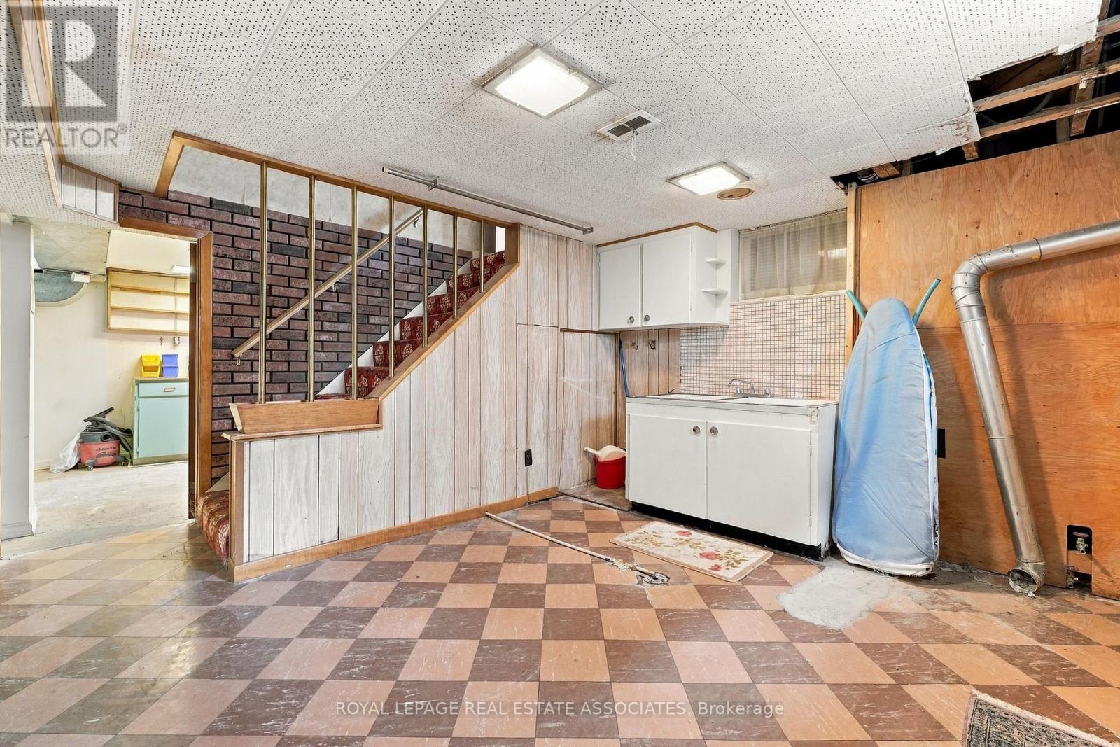 989 Pelham Avenue, Mississauga, ON photo 25