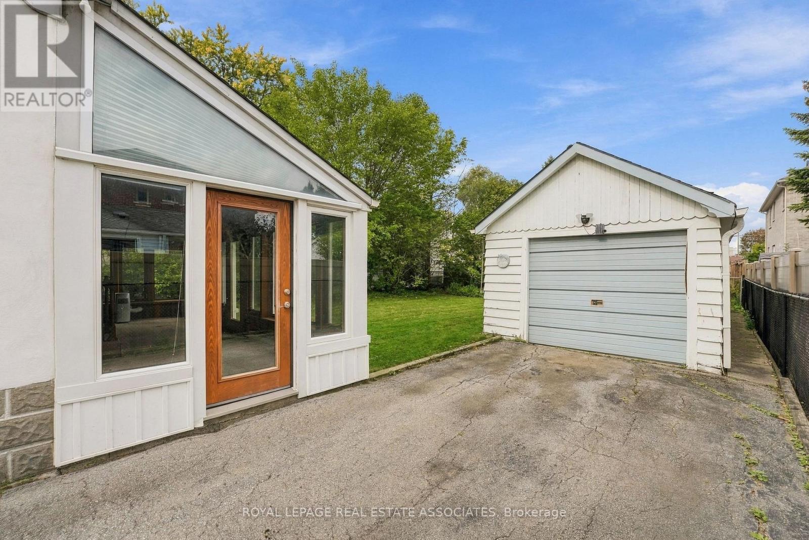 989 Pelham Avenue, Mississauga, ON photo 31