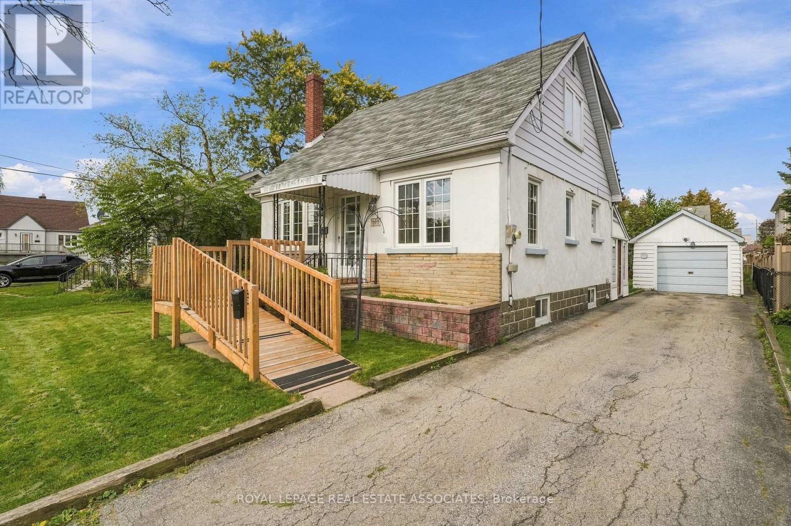 989 Pelham Avenue, Mississauga, ON photo 4