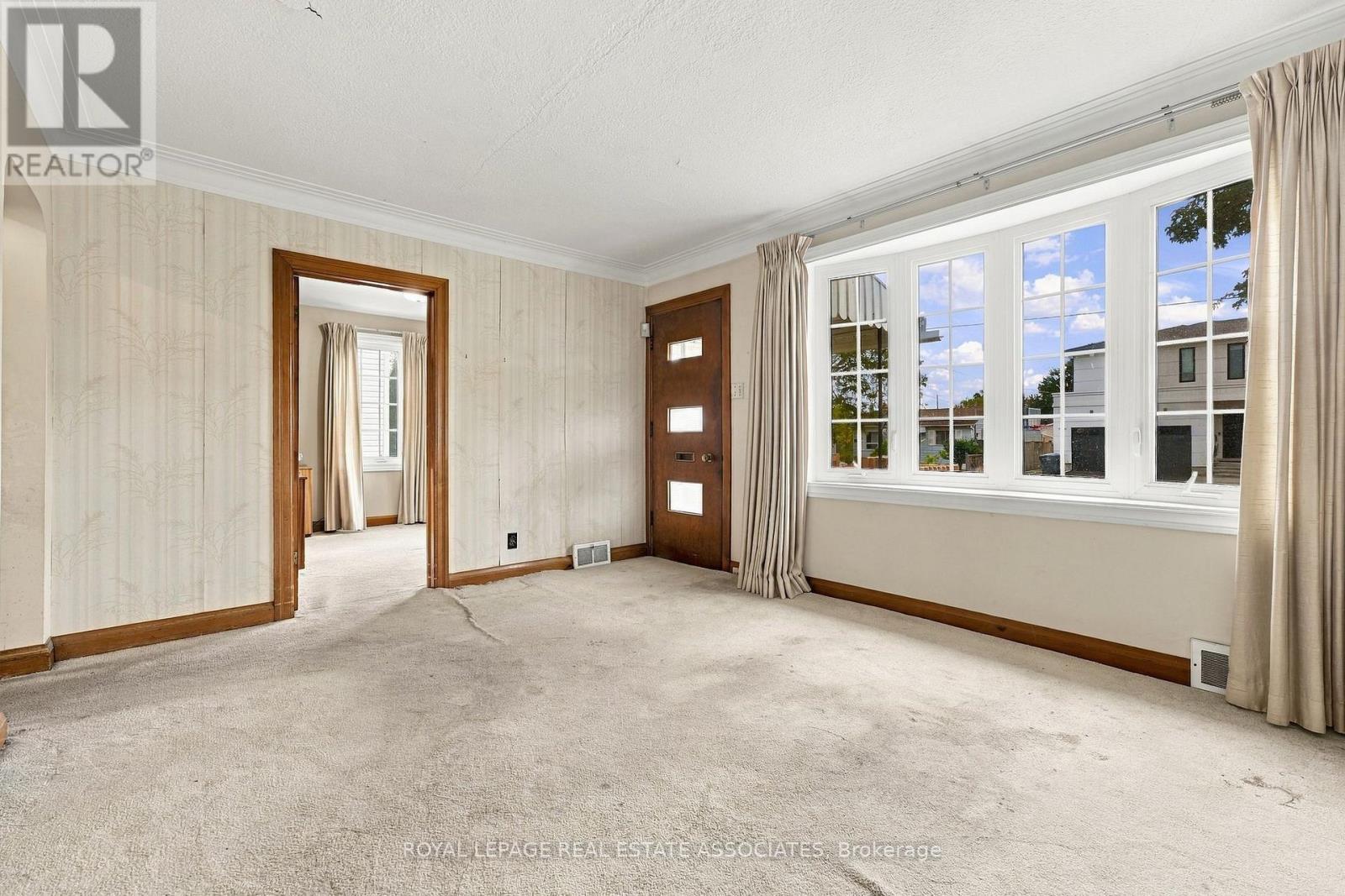 989 Pelham Avenue, Mississauga, ON photo 7