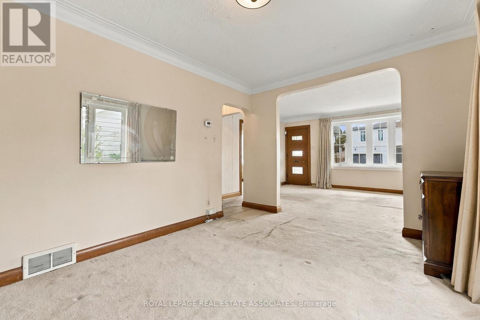 989 Pelham Avenue, Mississauga, ON photo 9