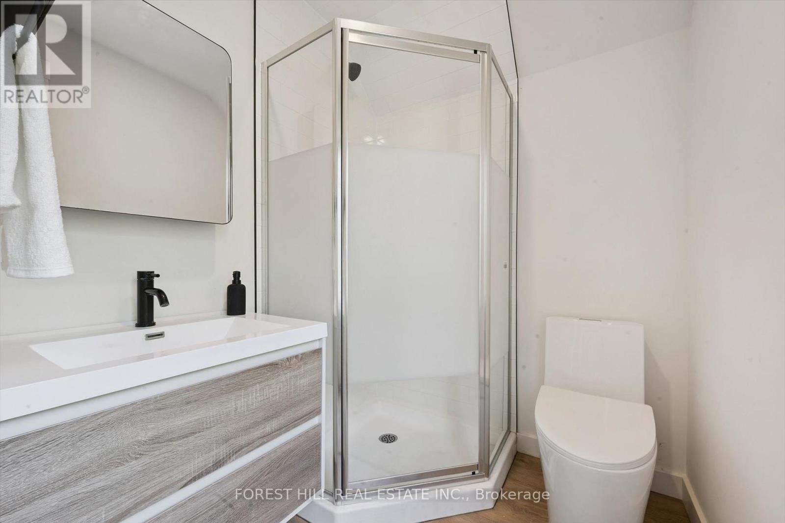 121 Park Street, Kitchener, ON photo 22