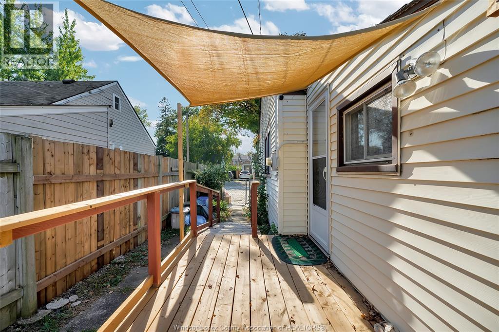 1242 Labadie — photo 16