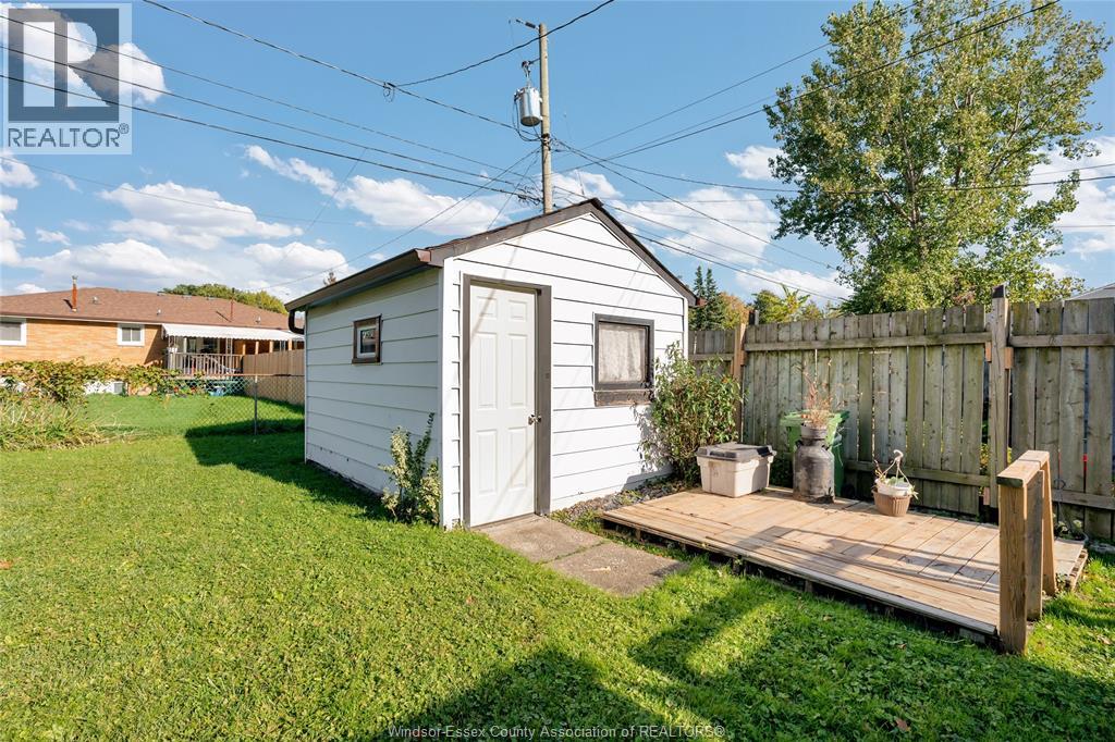 1242 Labadie — photo 18