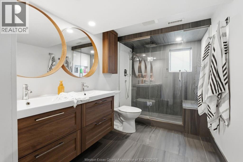 9952 ST CLAIR RD - Image 31