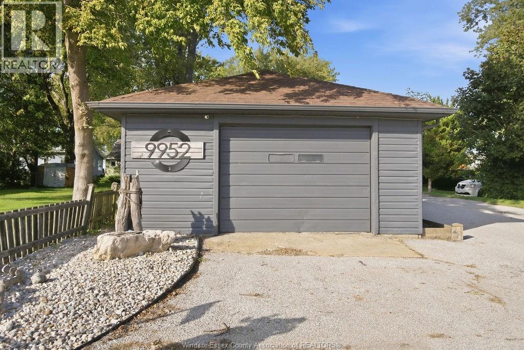 9952 ST CLAIR RD - 9