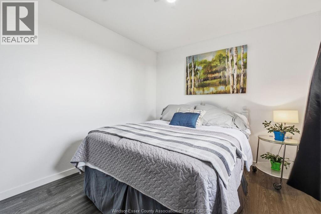 9952 ST CLAIR RD - Image 23