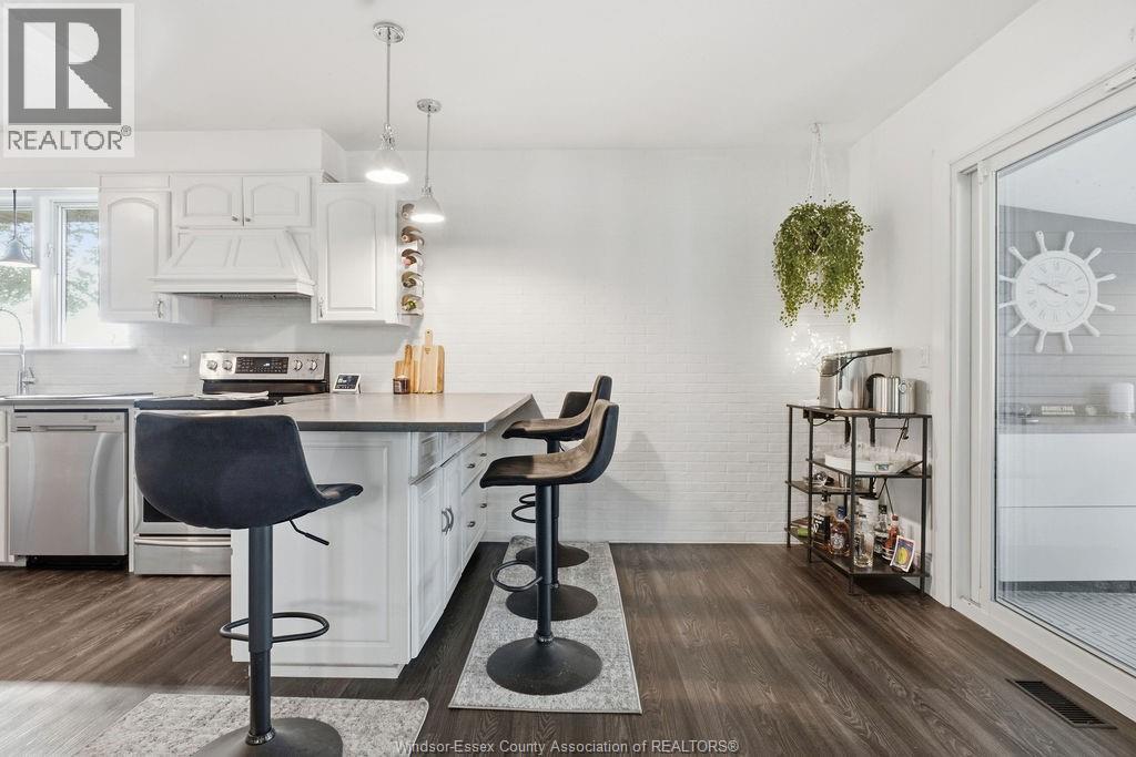9952 ST CLAIR RD - 12