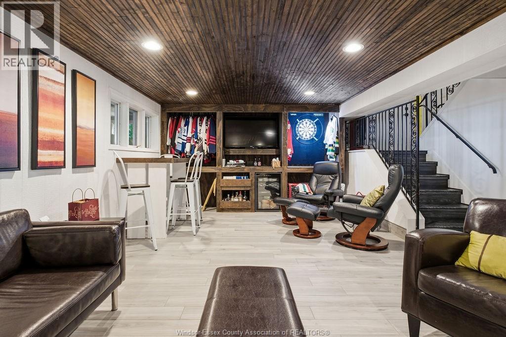 9952 ST CLAIR RD - Image 30