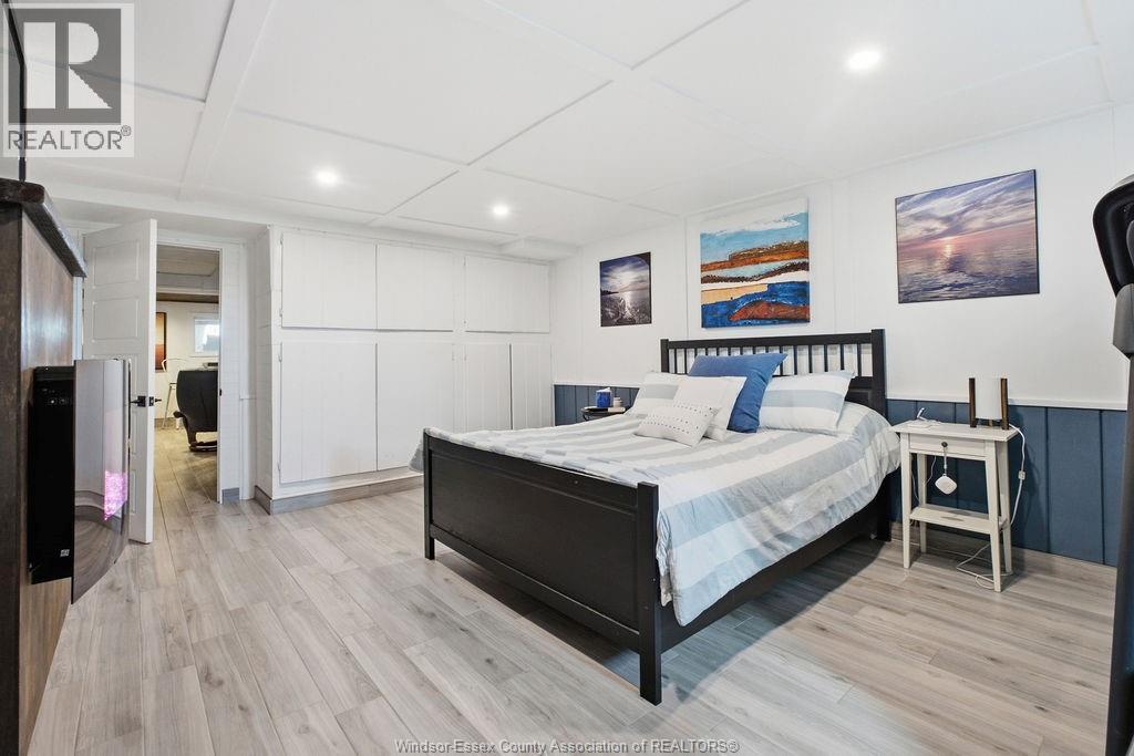 9952 ST CLAIR RD - 33