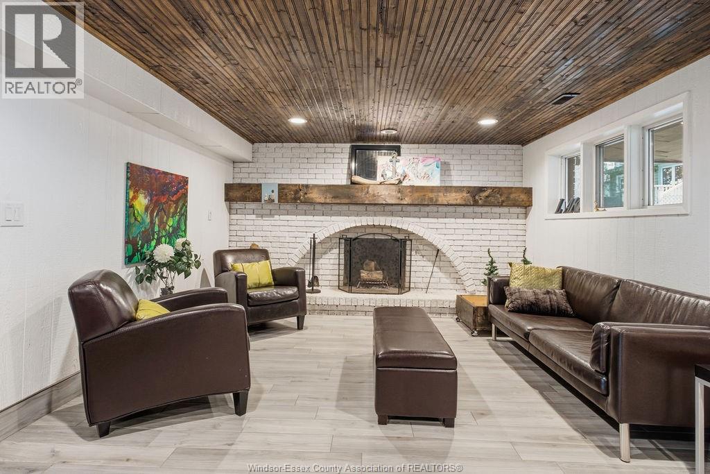 9952 ST CLAIR RD - Image 29