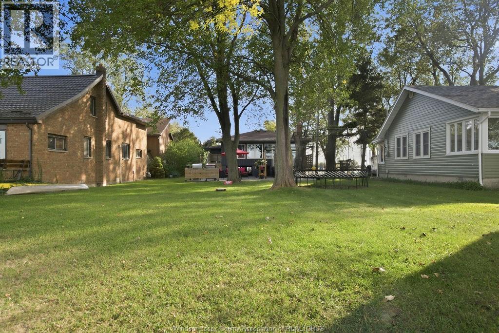 9952 ST CLAIR RD - Image 44