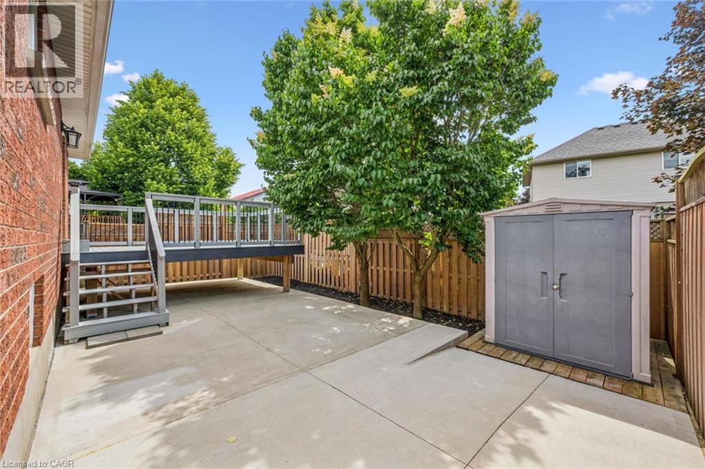 18 Keys Crescent — photo 31