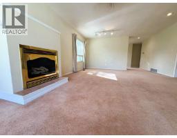 Living room - 7633 16th Street, Grand Forks, BC V0H1H0 Photo 6
