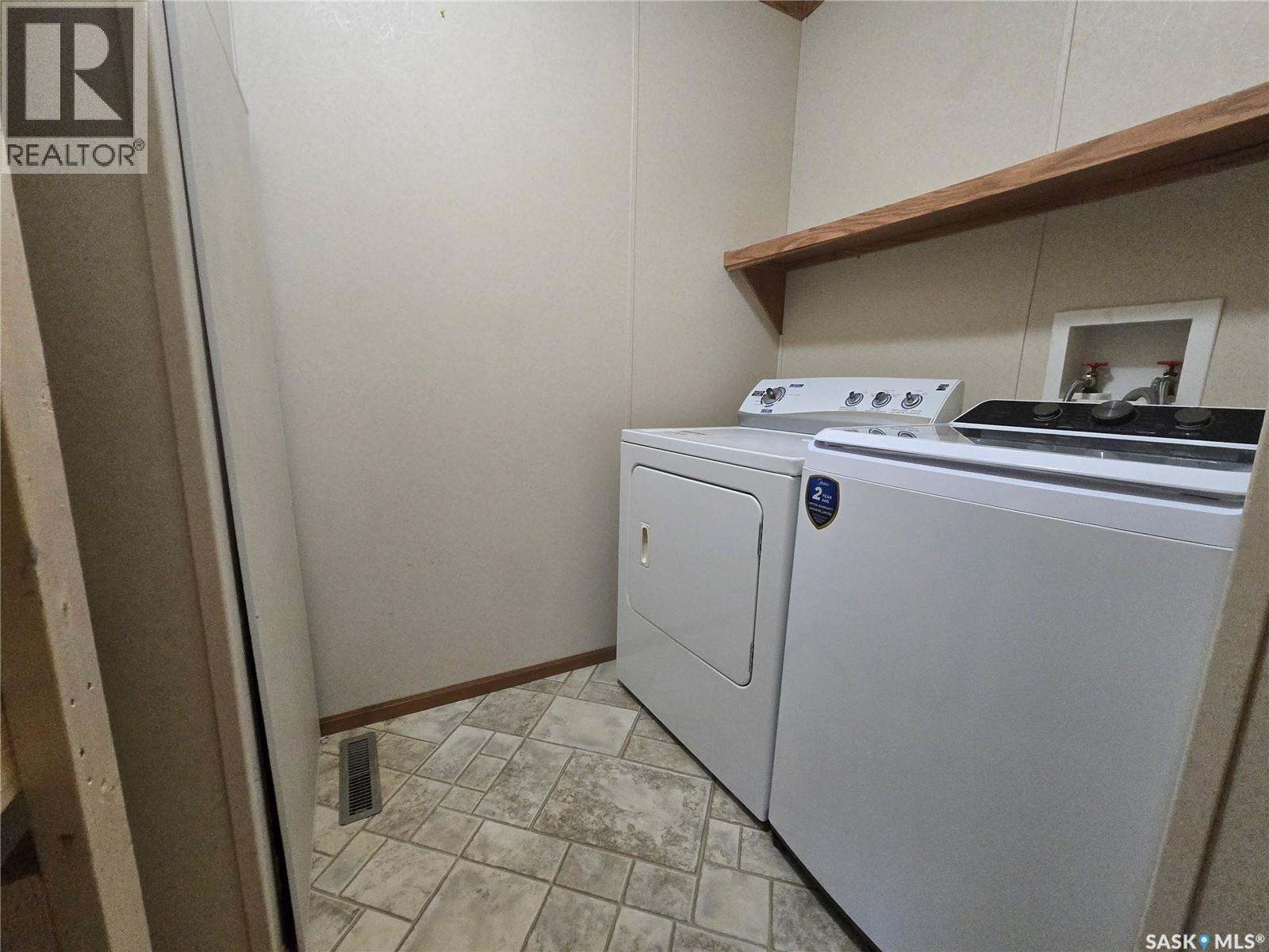 125 1st AVENUE SW, Weyburn — photo 12