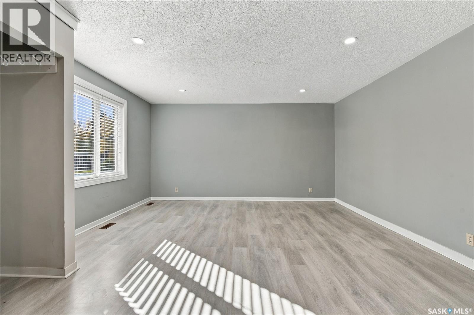 328 College AVENUE E, Regina — photo 3
