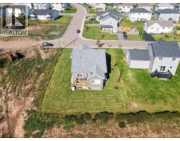 36 Luxor Drive, photo 5