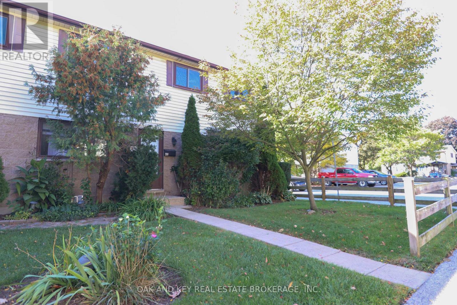 #40 825 DUNDALK DRIVE - 1