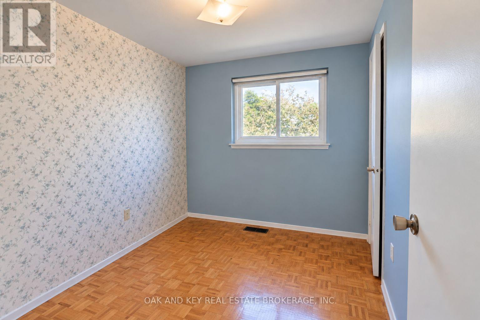 #40 825 DUNDALK DRIVE - Image 17