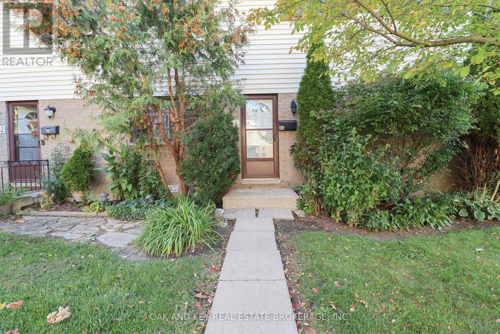 #40 825 DUNDALK DRIVE - Image 3