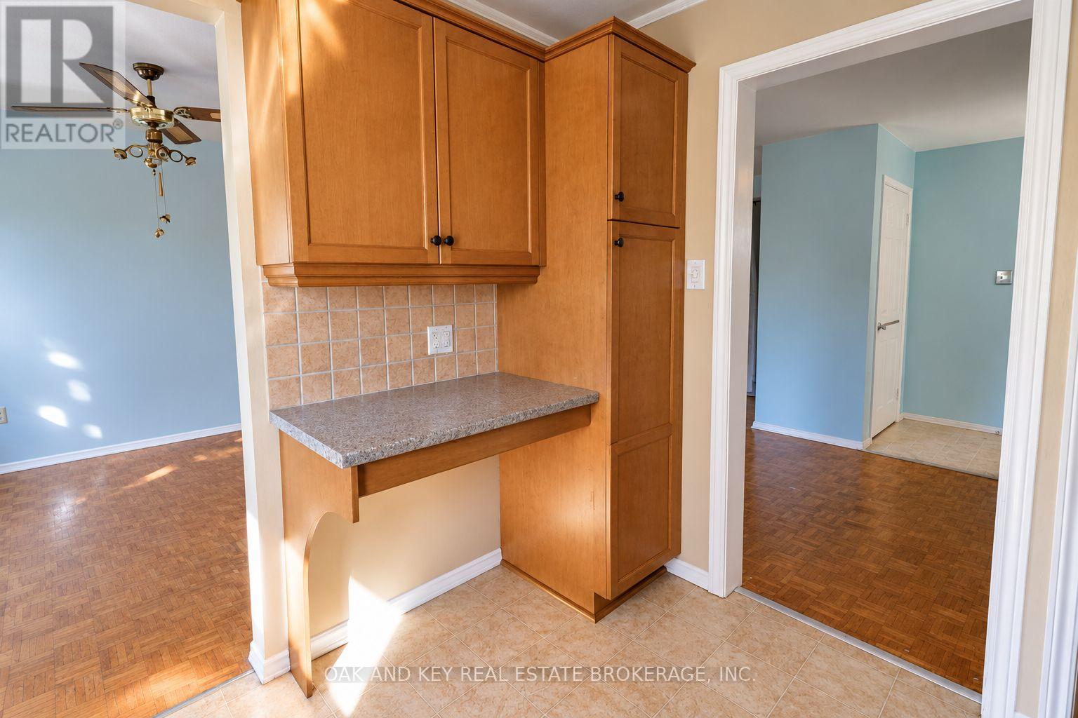 #40 825 DUNDALK DRIVE - Image 8