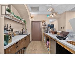 7 Front Street W, Strathroy Caradoc, ON N7G1X5 Photo 14