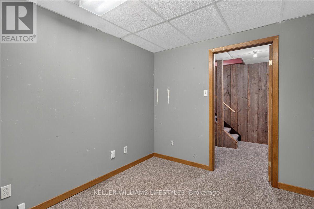 #D 366 HEAD STREET N - Image 28